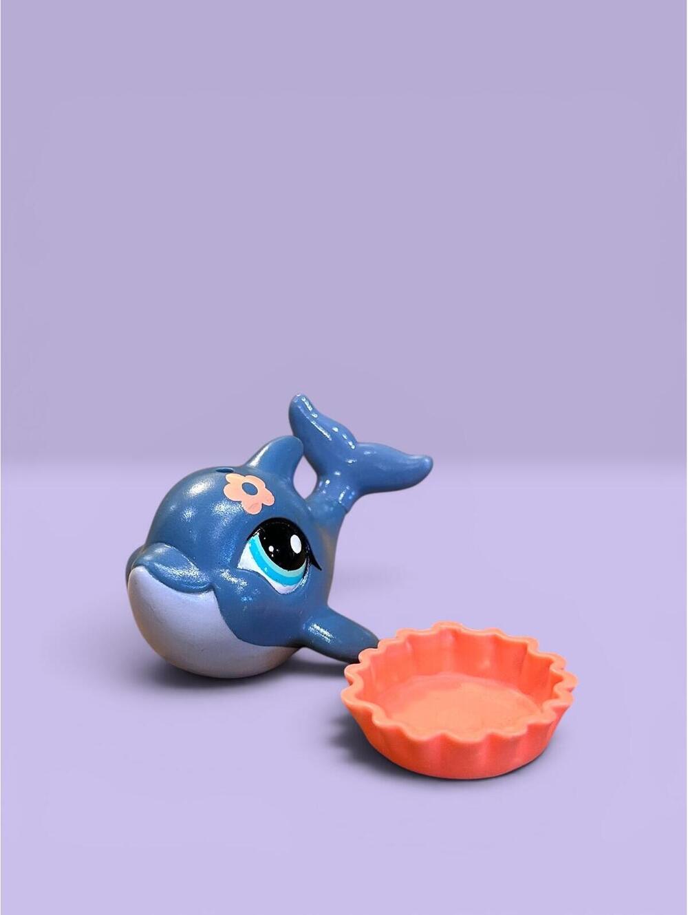 Littlest Pet Shop LPS Dolphin #1603 with Plate Accessory